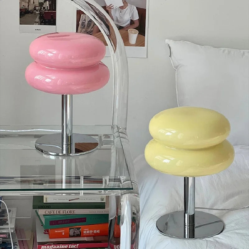Dimmable table lamp with rounded double shade, chrome stem and circular base