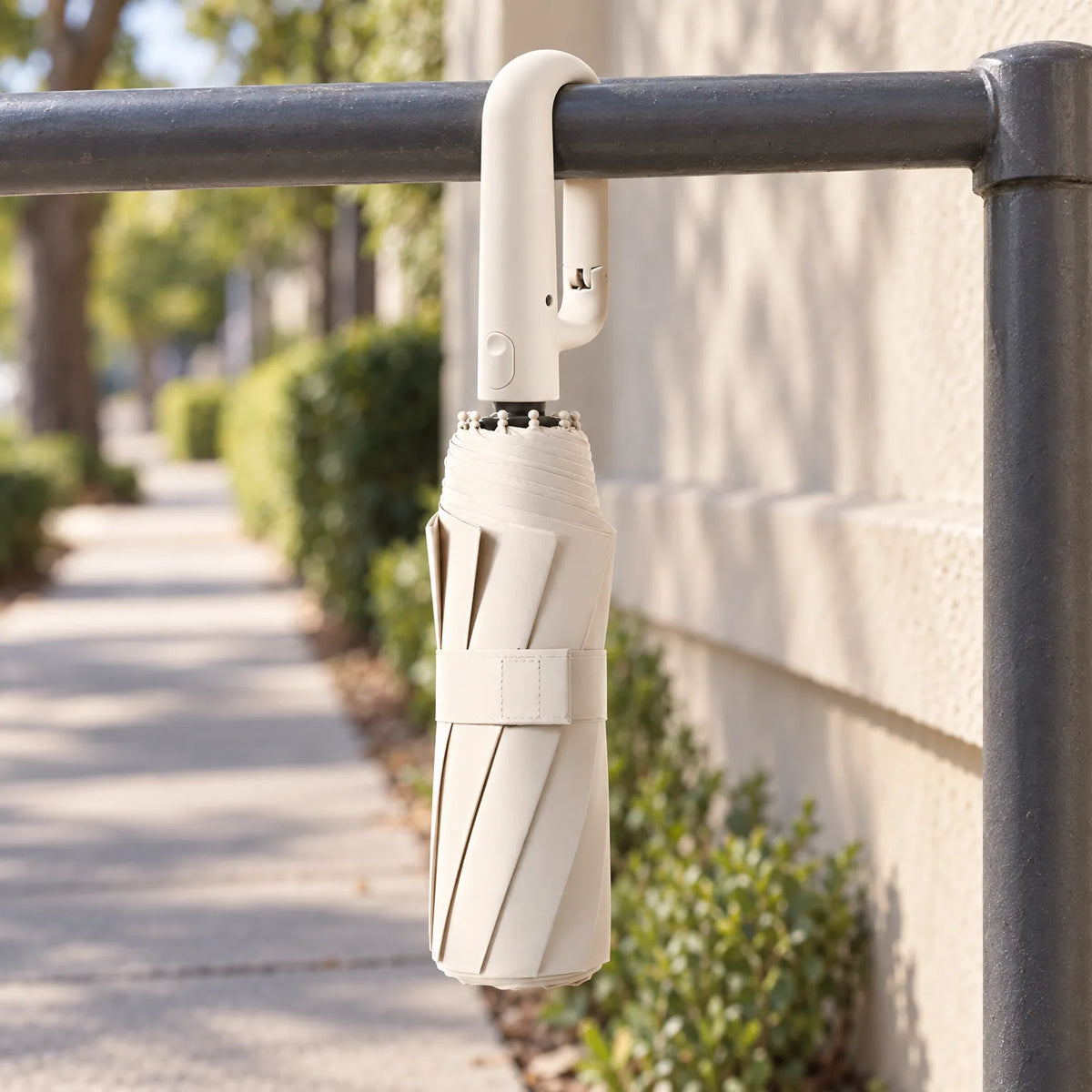AeroClip - Carabiner Handle Compact Umbrella Carrying During Travel