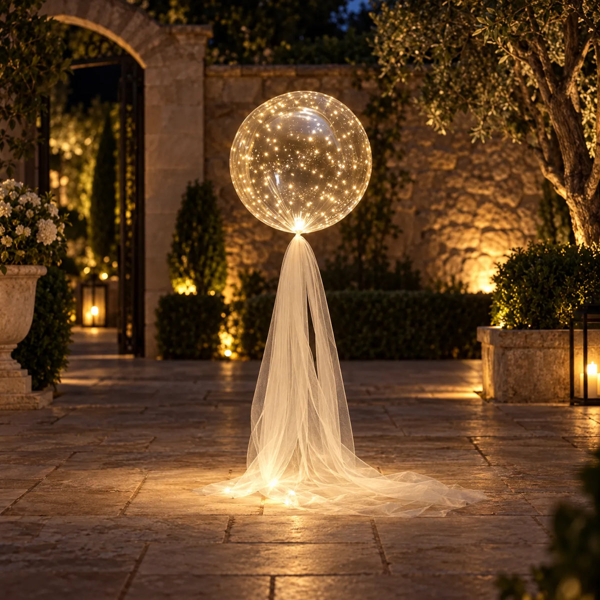 Aetherea - Transparent Illuminated Decorative Balloons Decorating Evening Venues