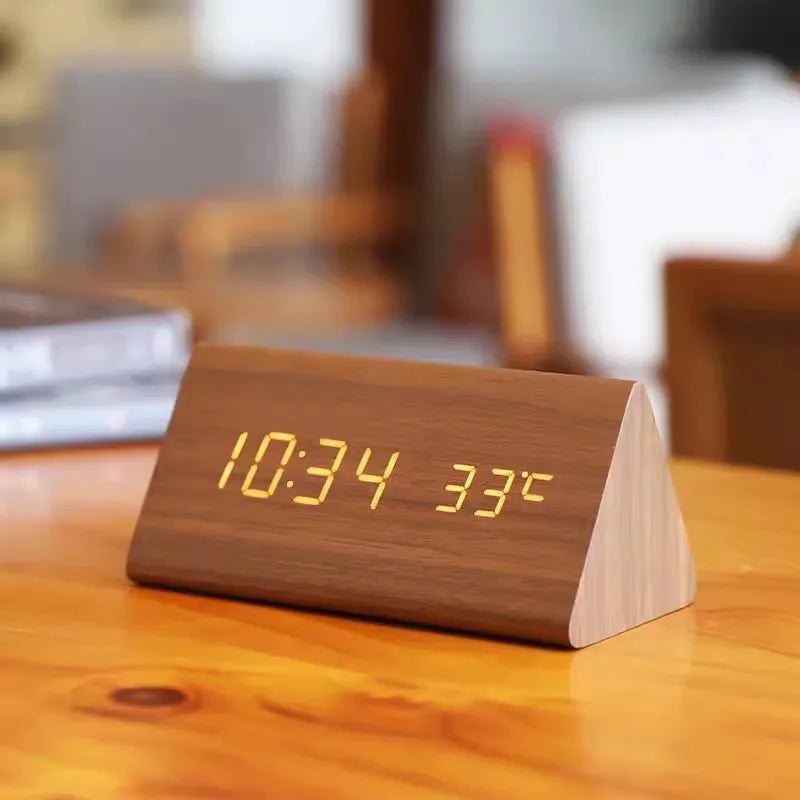 LED digital alarm clock with wooden-effect housing and time and temperature display