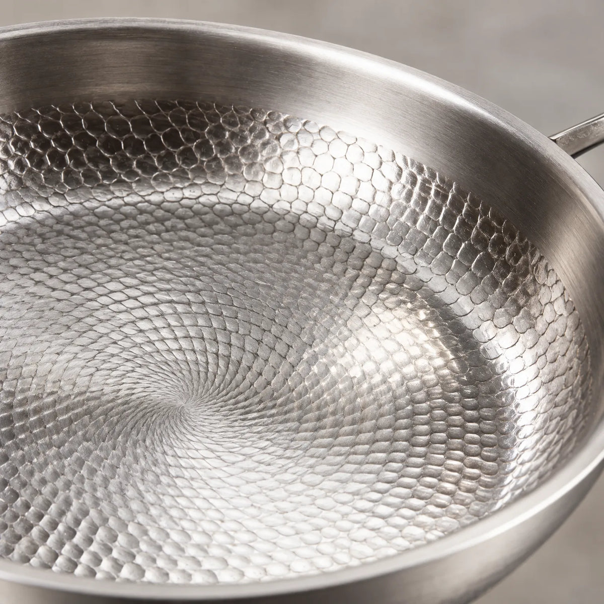 Hanvola - Frying Pan With Two Handles Searing Meat And Frying Eggs On The Hob