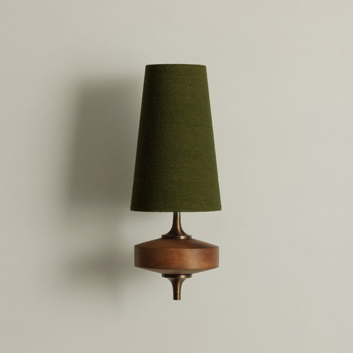Double wall lamp with tapered shades, wood-effect bodies and central metal mount