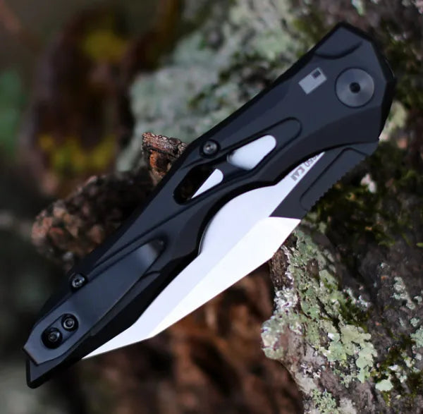 Folding utility knife with Wharncliffe blade and pocket clip
