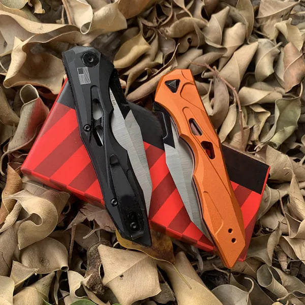 Folding utility knife with Wharncliffe blade and pocket clip