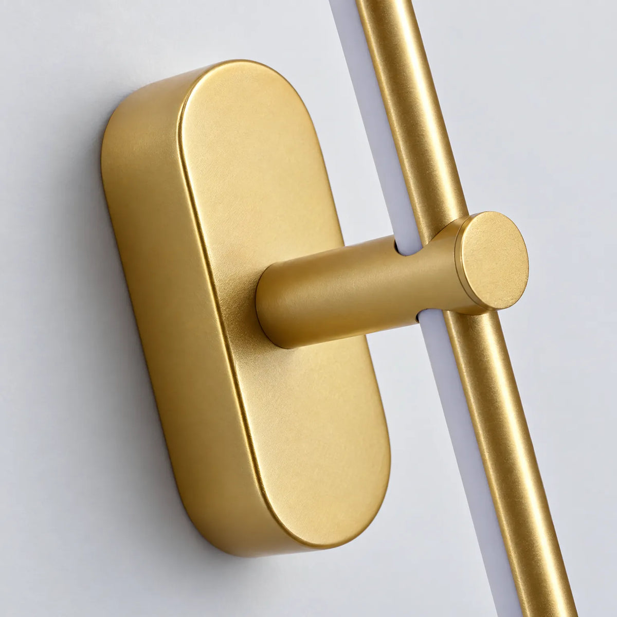 Linea - Minimalist Linear Wall Lamp Highlighting Artwork