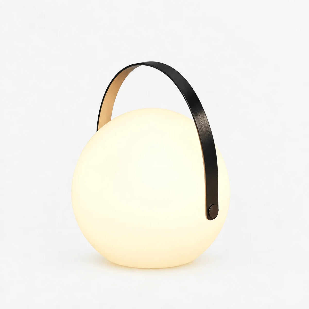 Luminaer - Cordless Table Lamp Lighting An Outdoor Dining Table