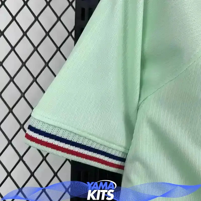 Green short-sleeve France FFF football shirt with striped cuffs