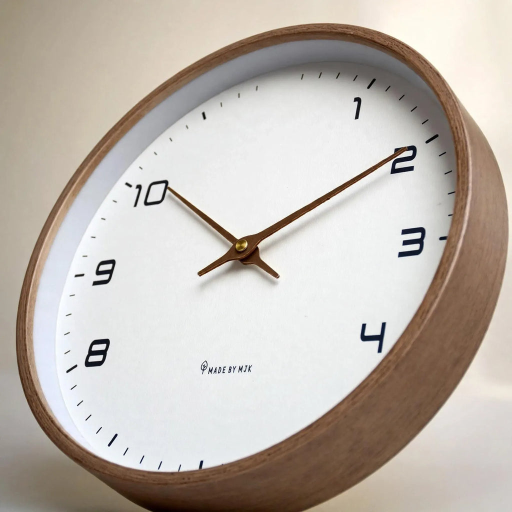 Nyvura - Scandinavian Minimalist Round Wall Clock Check The Time At A Glance