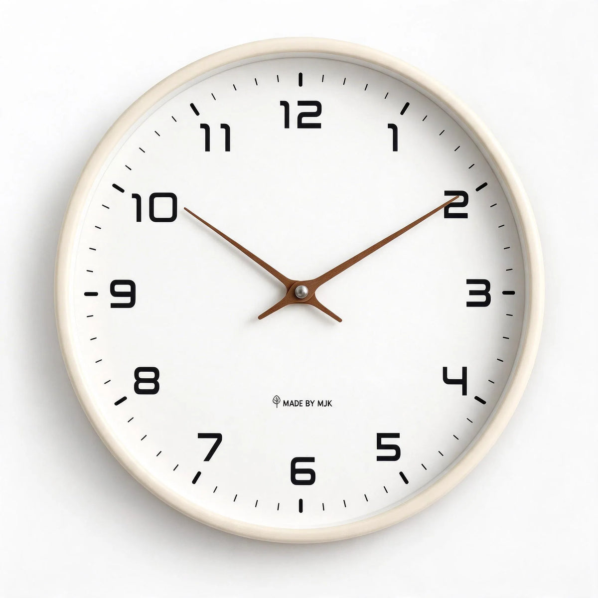 Nyvura - Scandinavian Minimalist Round Wall Clock Check The Time At A Glance