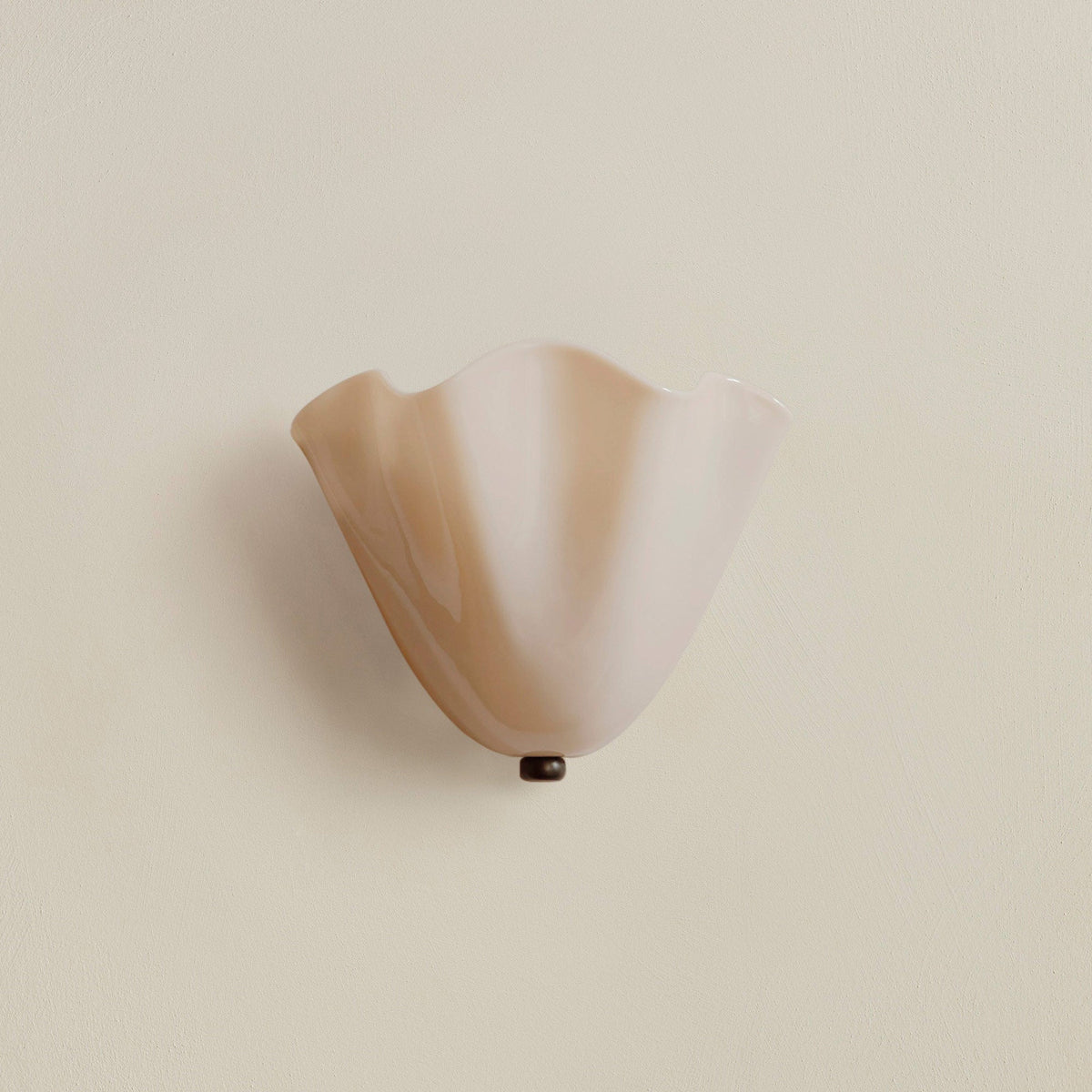 Retro scalloped glass wall light with shell-inspired shade