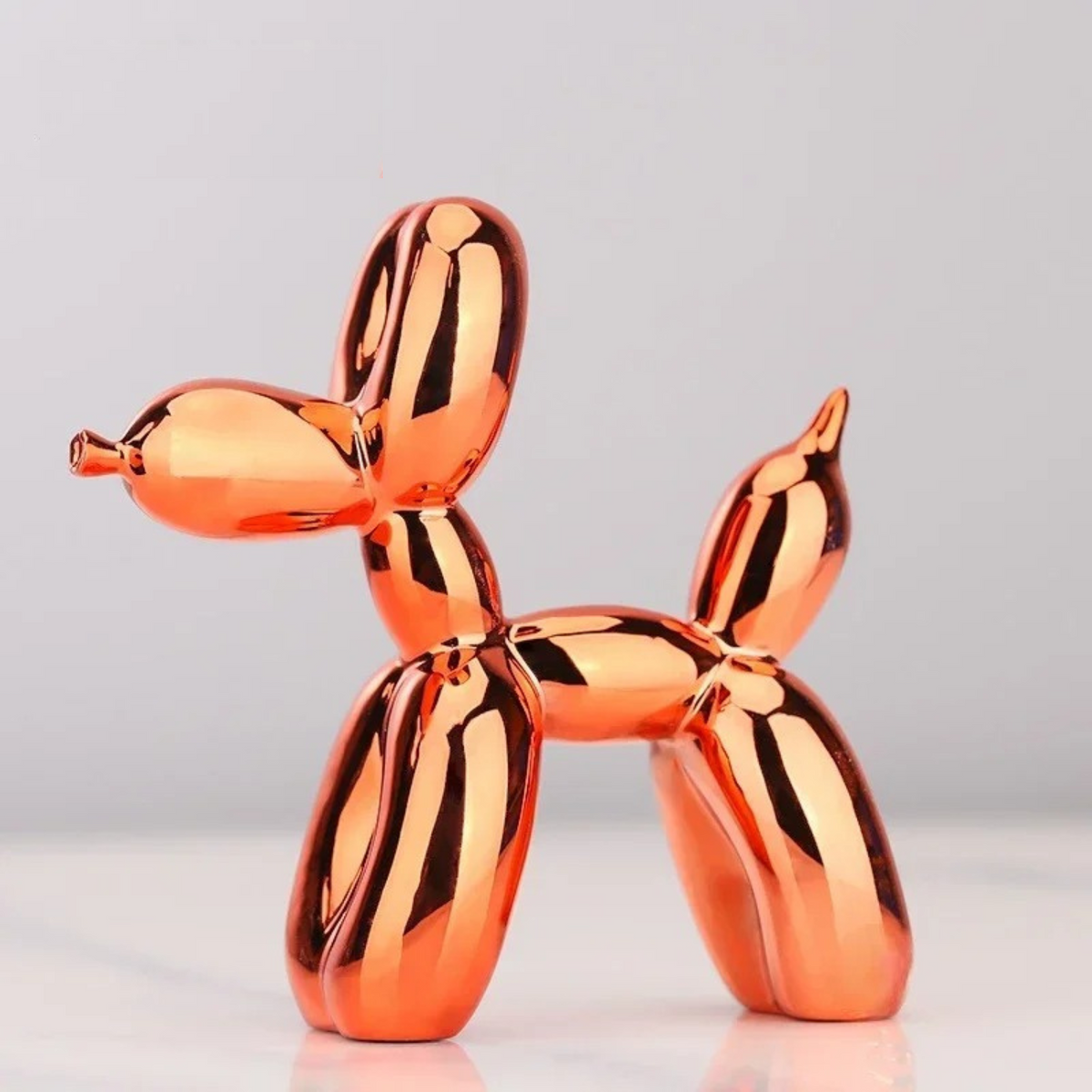 Reflective balloon dog sculpture ornament
