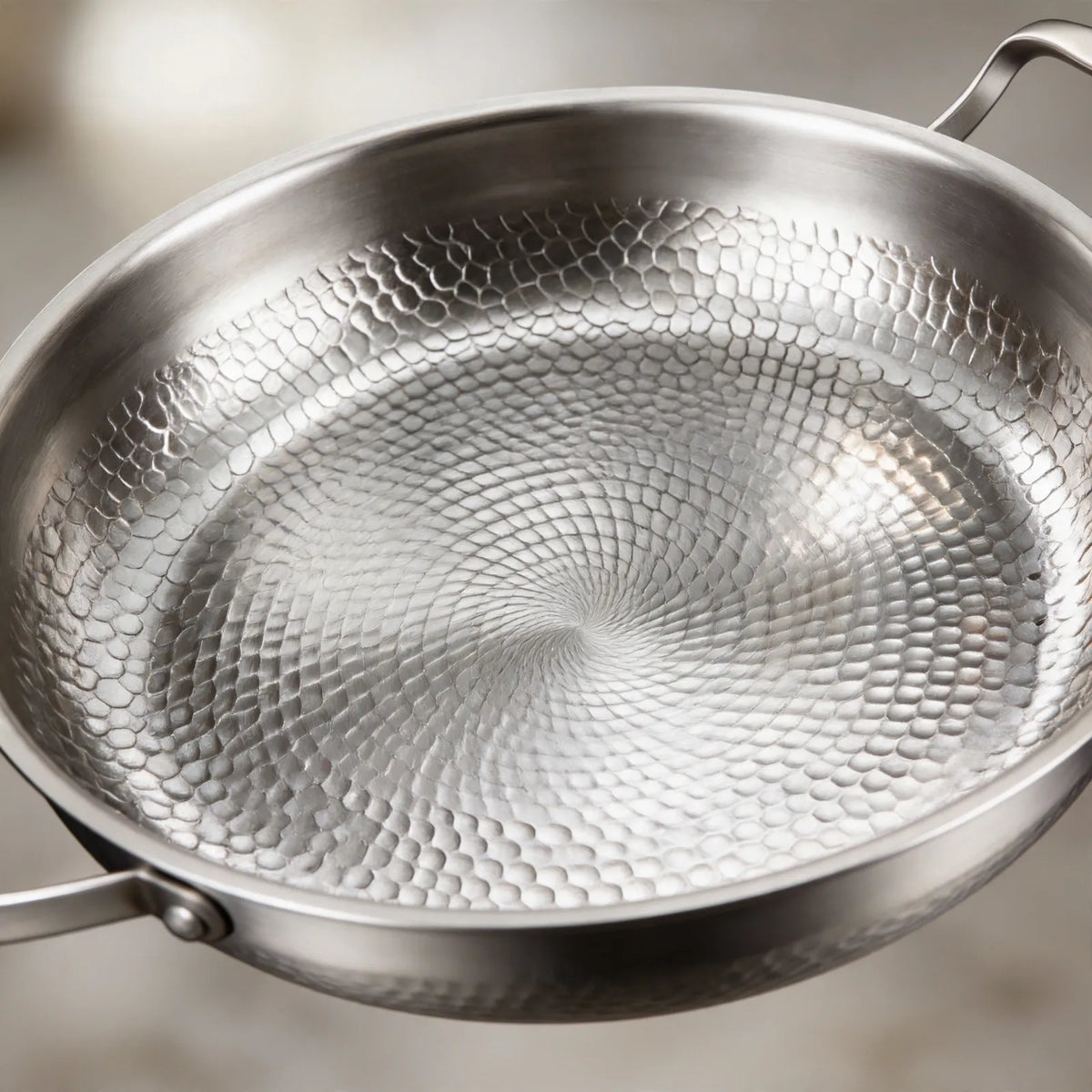 Vandora - Hammered Round Pan With Two Handles Searing Ingredients Over High Hob Heat