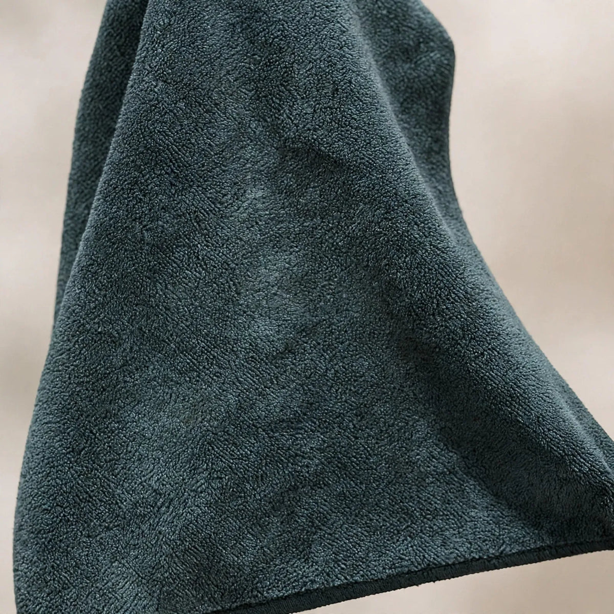 Veldon - Compact High-Density Cleaning Cloth Wiping Down Wet Shower Enclosures