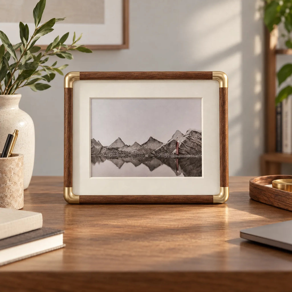 Vident - Wooden Photo Frame Displaying Family Portraits