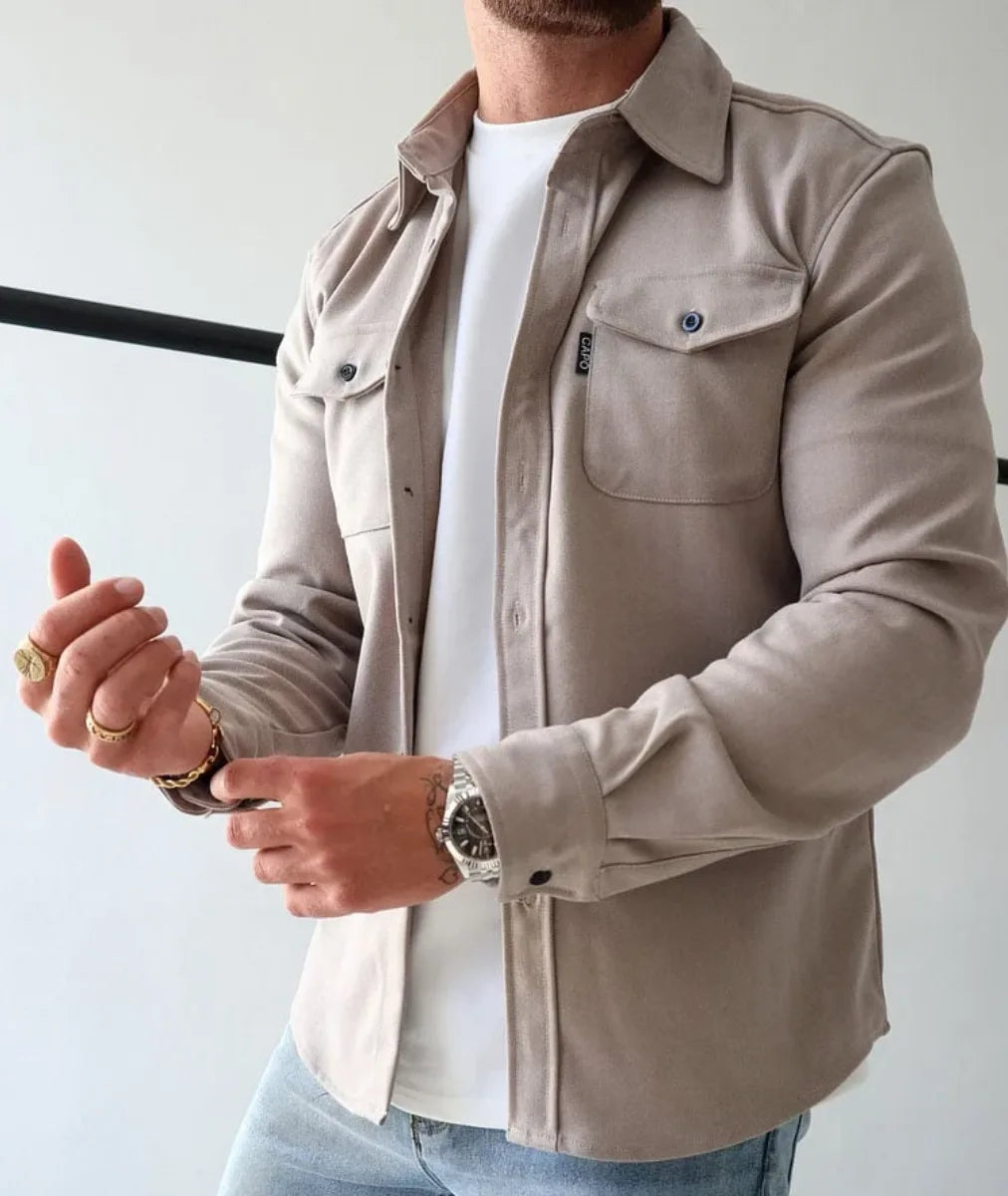Long-sleeve overshirt with two buttoned chest pockets and shirt collar