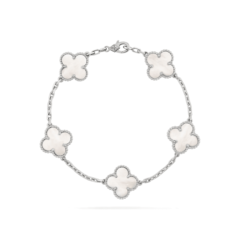 Adjustable clover charm bracelet with polished metal chain
