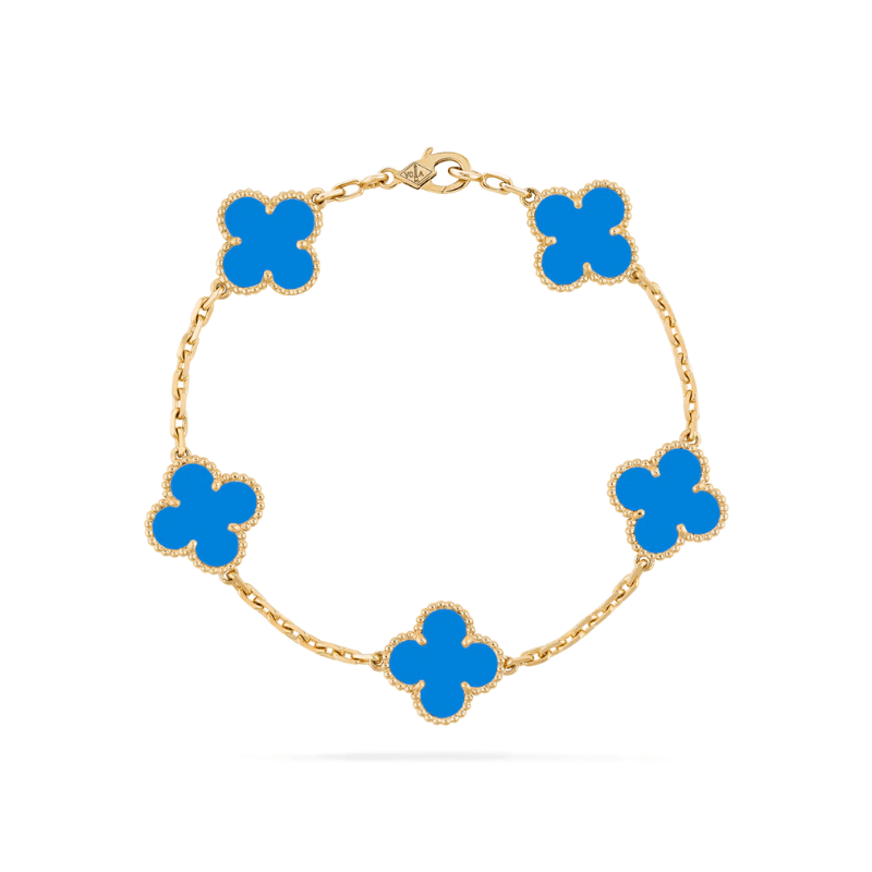 Adjustable clover charm bracelet with polished metal chain