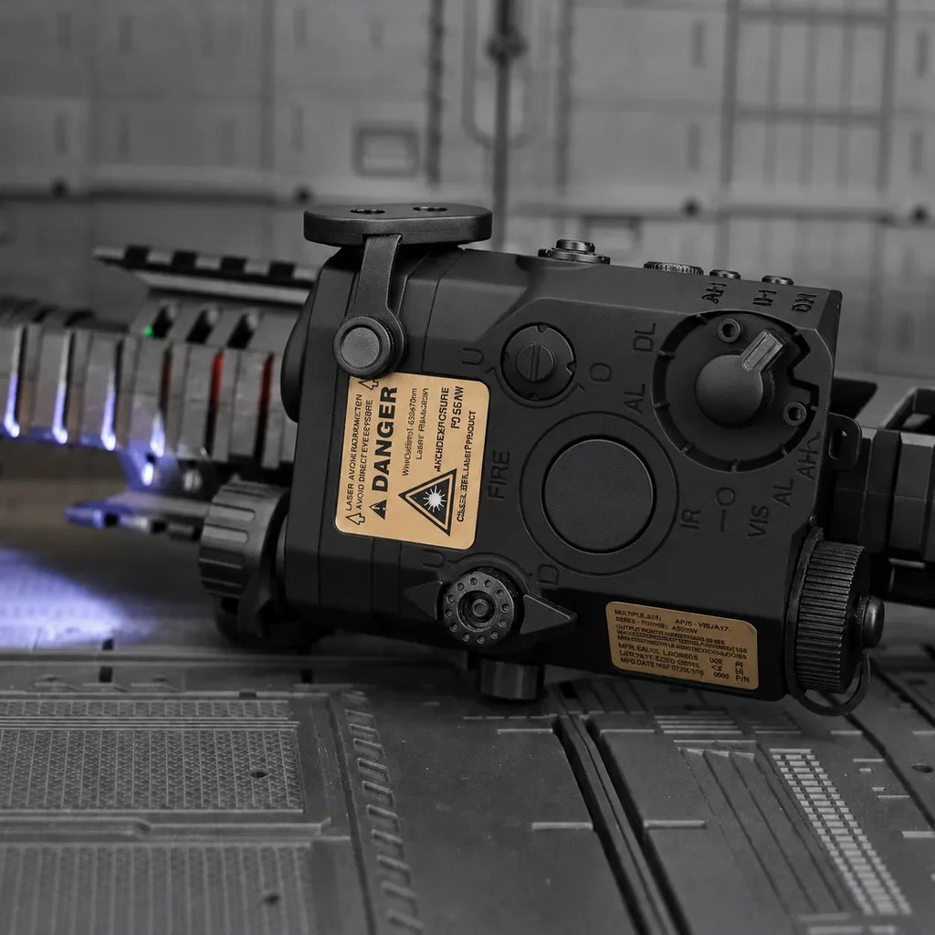 Multifunctional Tactical Beam Battery Case with Red Laser, Green Laser and Flashlight
