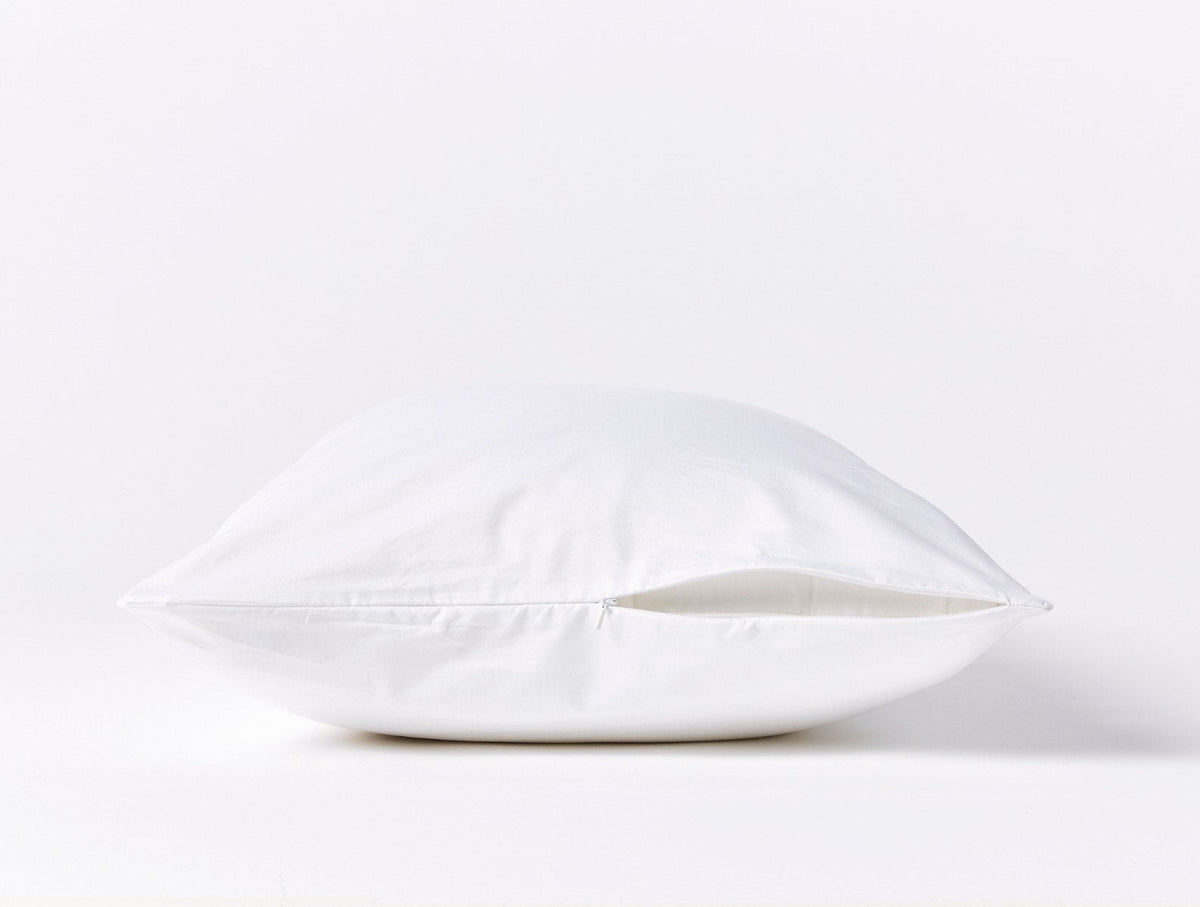 White organic pillow protector with zip closure